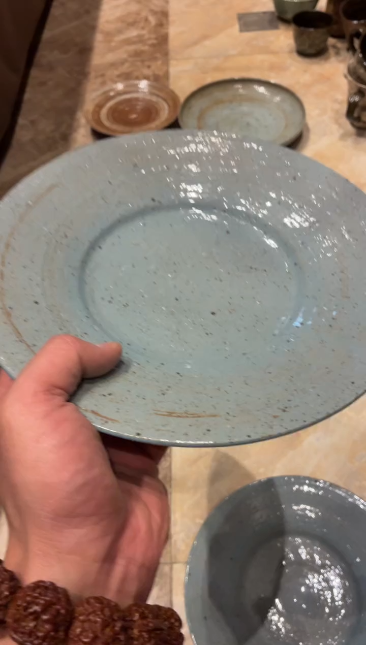 瓷片氵477  微瑕蓝麻点手工盘1个