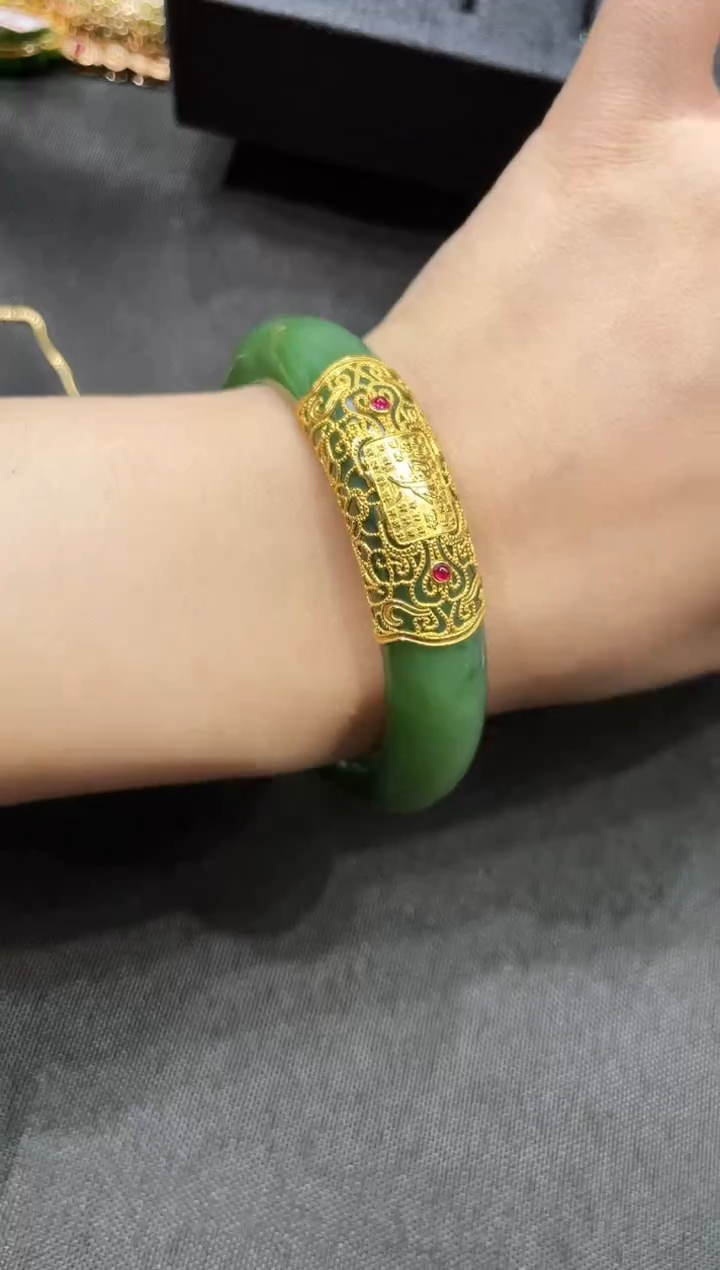 【闪购商品】和田玉手镯18K金镶嵌多样性发一 