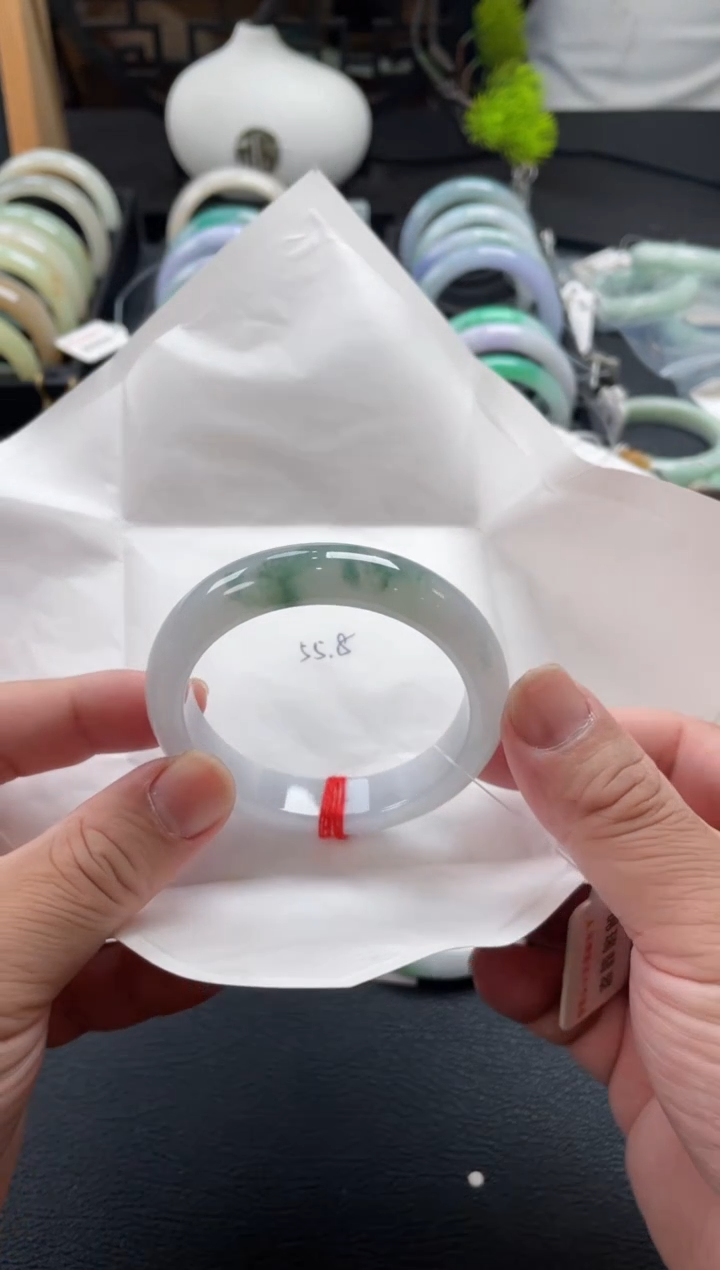 【闪购商品】翡翠手镯未镶嵌55.8正圈 有纹