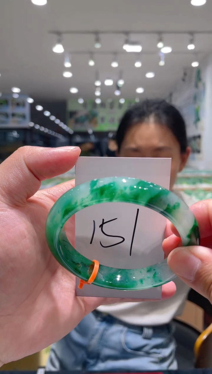 石英质玉（非洲翠）手镯未镶嵌天然冰飘花