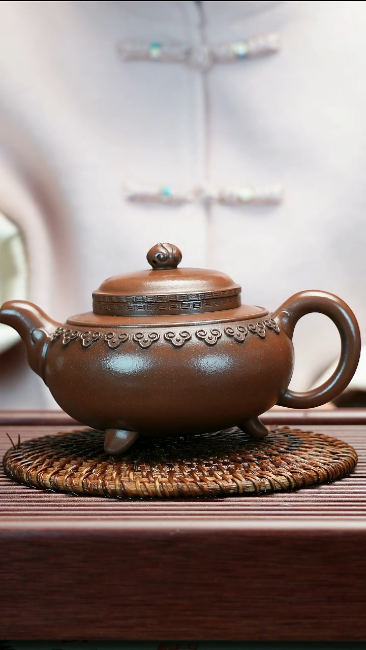 茶壶紫砂募古款 原矿底槽清  【云肩如意】  450cc