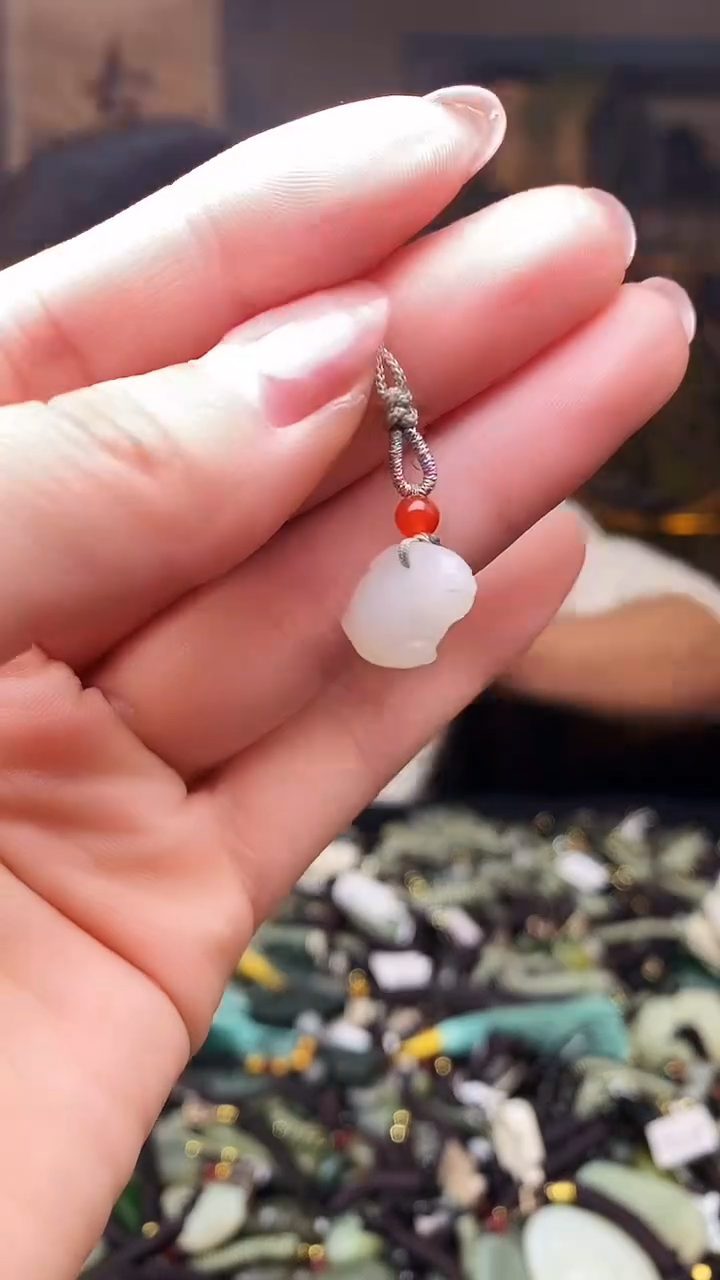 颈饰未镶嵌和田玉多样性发货，拍一发一