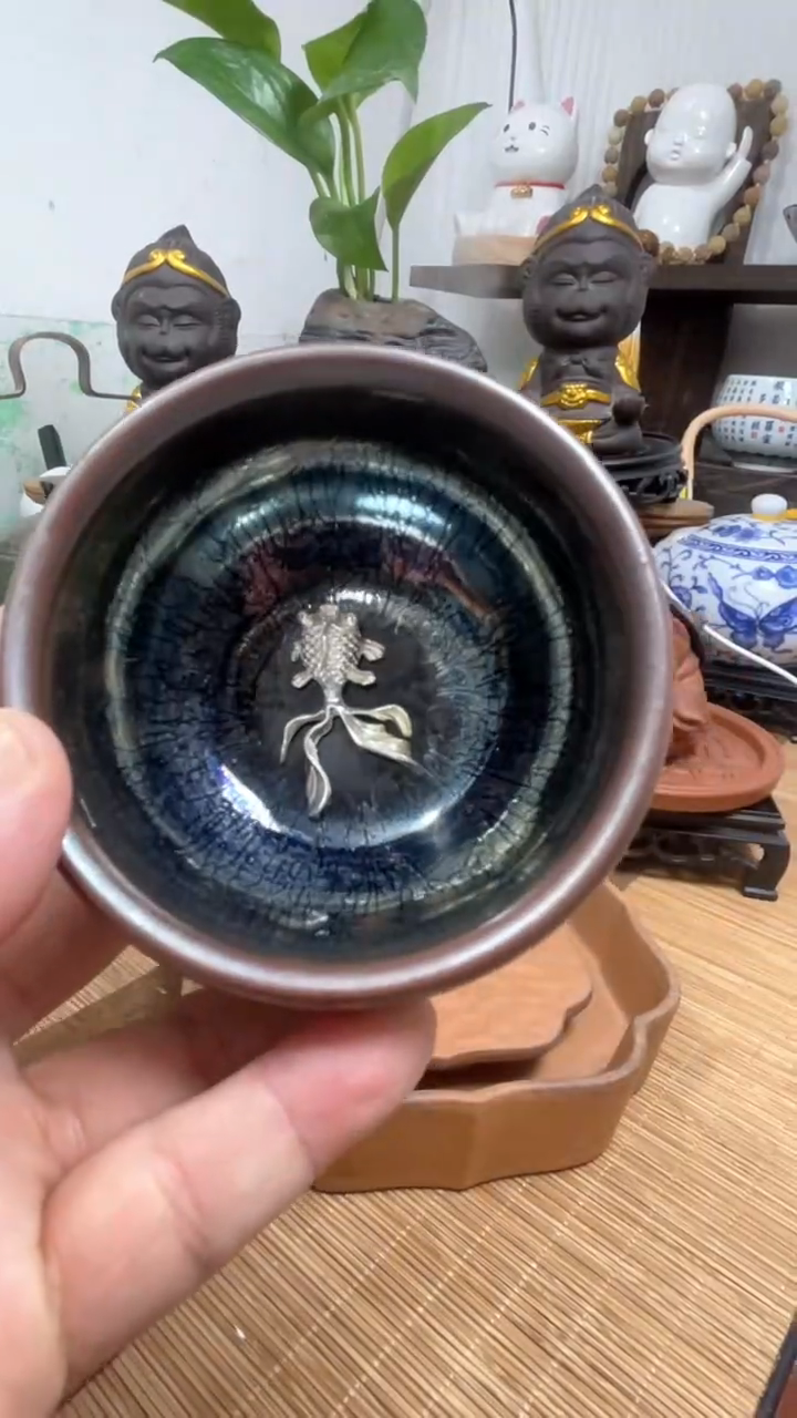 建盏金鱼杯子一只