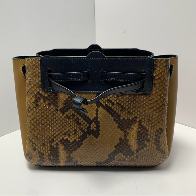 95新 LOEWE/罗意威 焦糖色 皮革C斜挎包 24CM P205234976