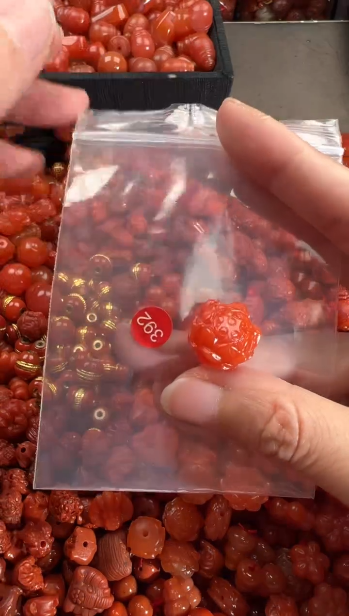 【闪购商品】南红玛瑙颈饰未镶嵌1