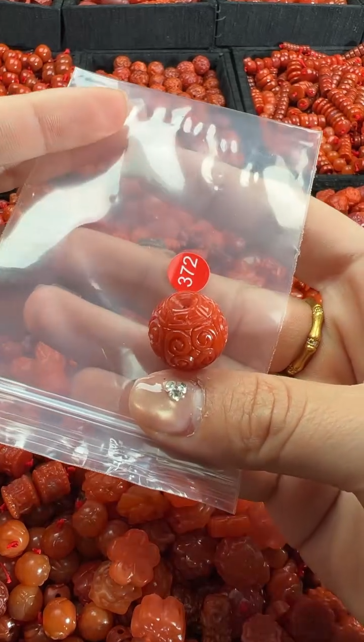 【闪购商品】南红玛瑙未镶嵌颈饰1