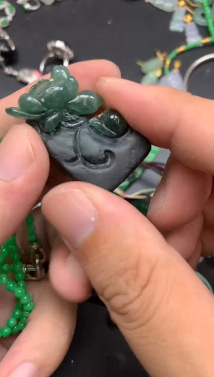 颈饰未镶嵌翡翠?****面善果商品不退不换