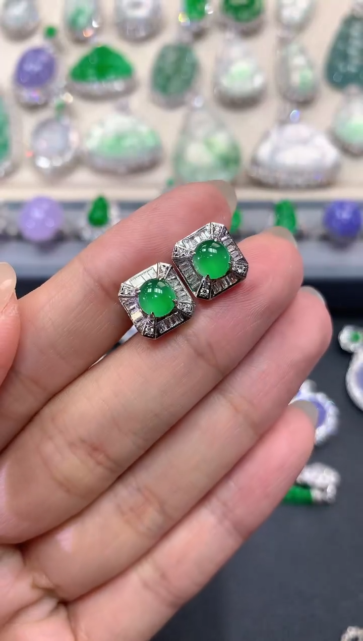 【闪购商品】翡翠耳饰18K金镶嵌w68