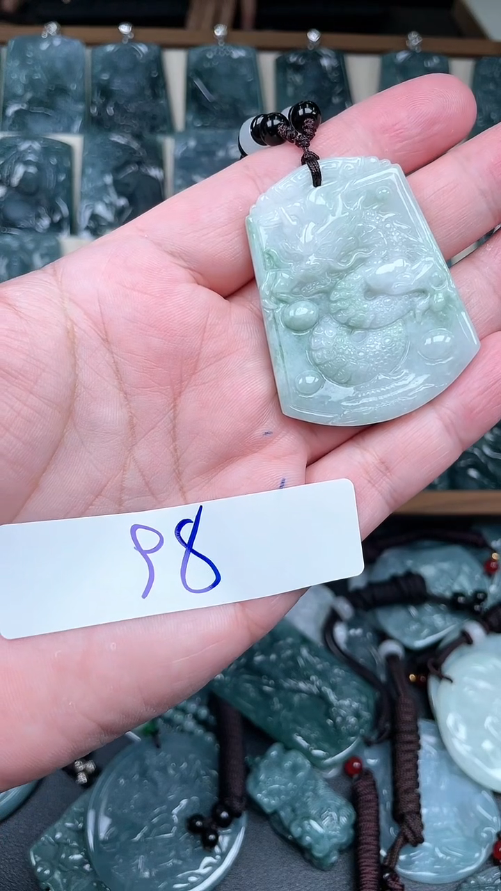 【闪购商品】翡翠颈饰未镶嵌天然A货翡翠一物一证