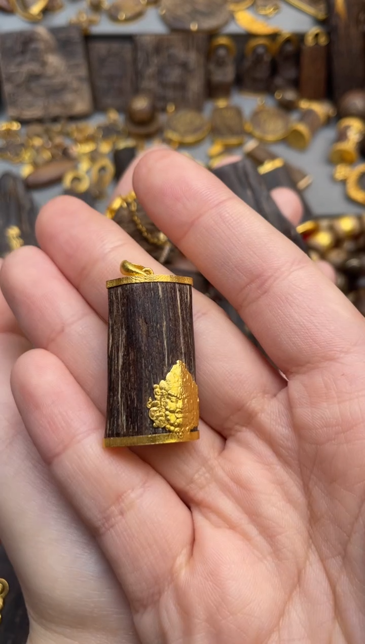 沉香吊坠盘****店沉香吊坠1