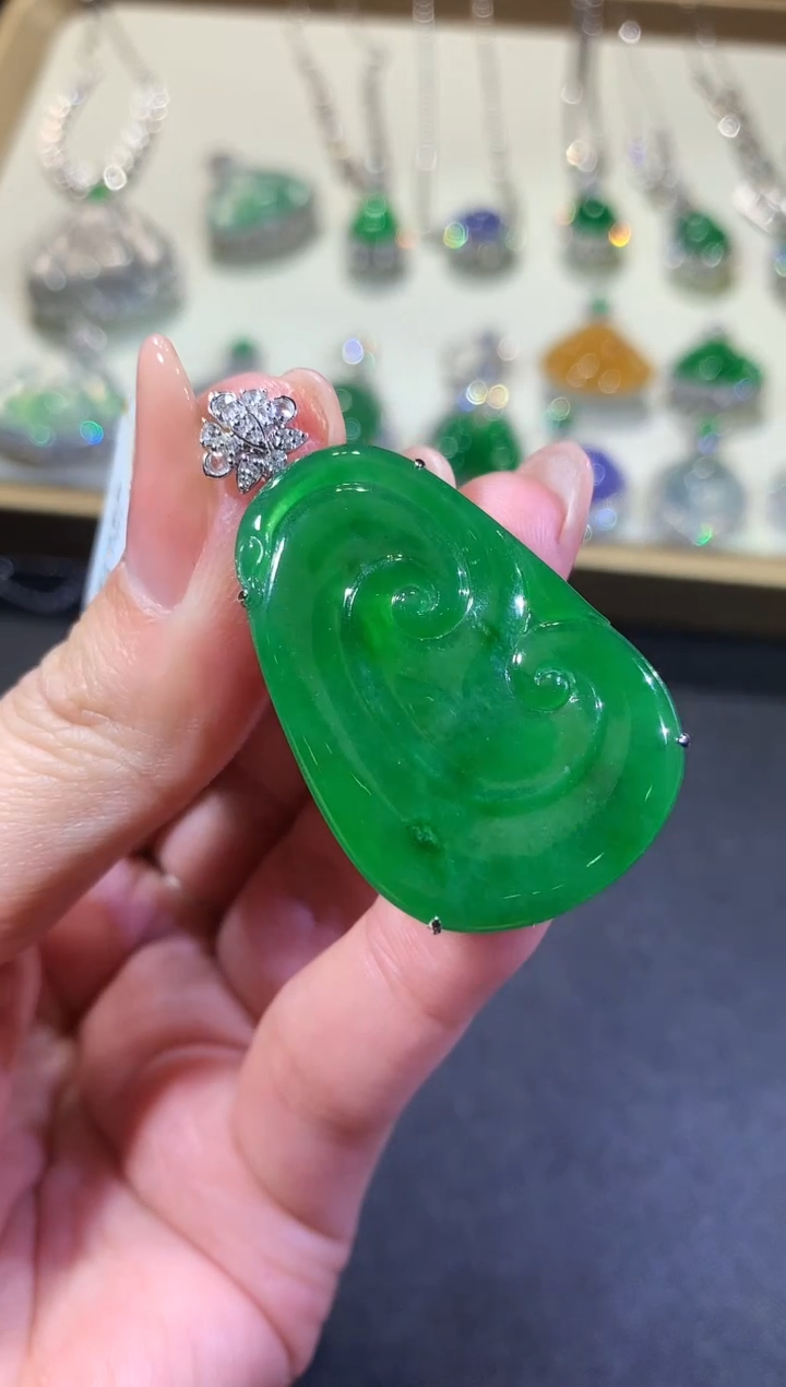 【闪购商品】翡翠吊坠(不含链)18K金镶嵌53-如意