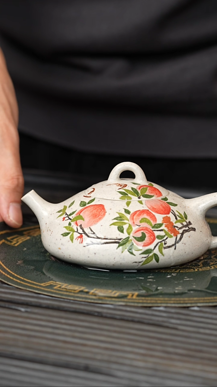【闪购商品】紫砂茶壶RQX 香山白泥 三足石瓢 220cc