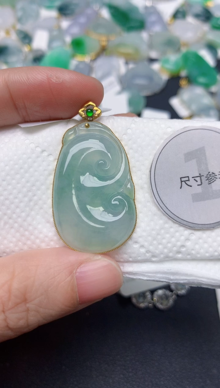 颈饰18K金镶嵌翡翠天然缅甸A货翡翠
