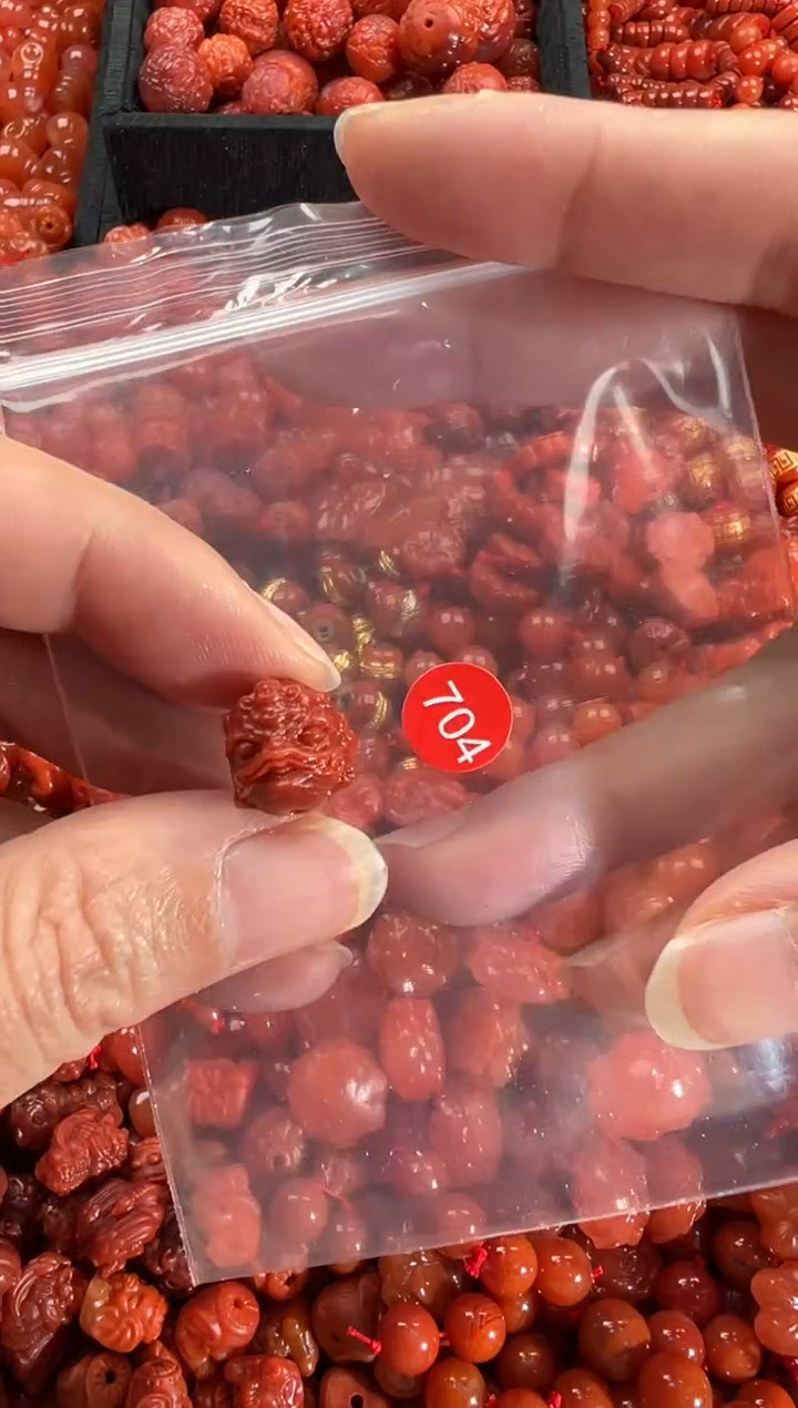 【闪购商品】南红玛瑙颈饰未镶嵌1