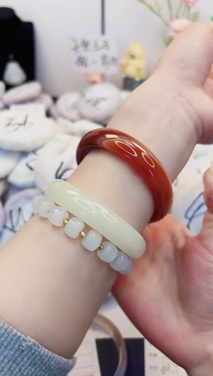 【闪购商品】石英质玉手镯未镶嵌88-玛瑙-圈口60