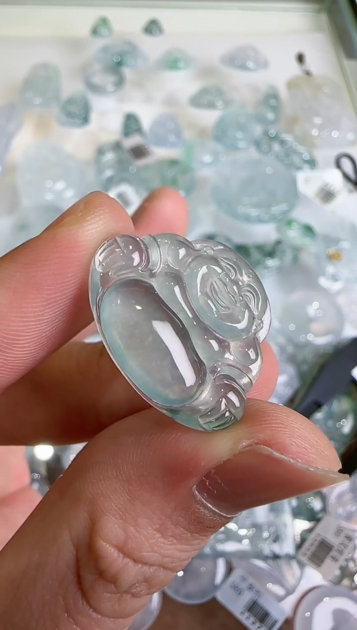 【闪购商品】翡翠吊坠(不含链)未镶嵌··