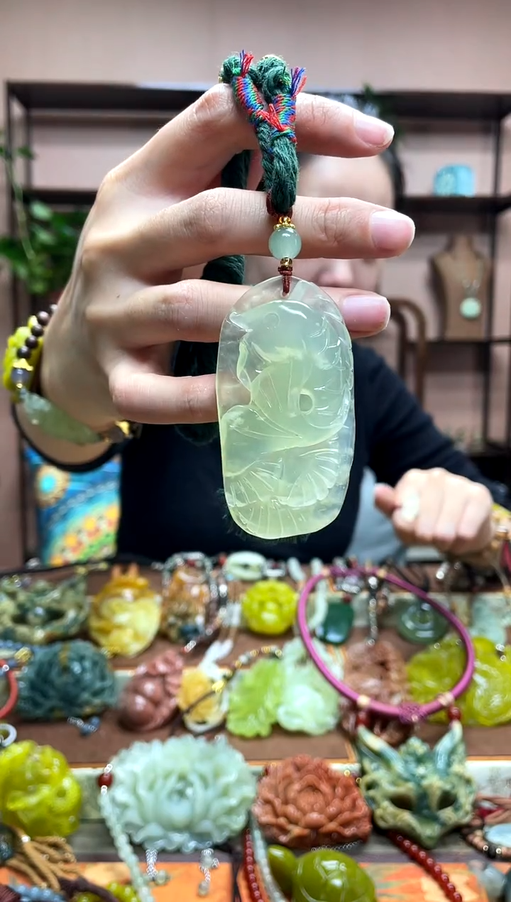 未镶嵌岫玉吊坠·