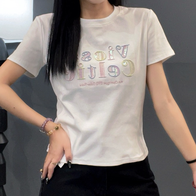 圆领短袖女纯欲圆领刺绣T恤ins半袖时尚修身春季夏季短款显瘦