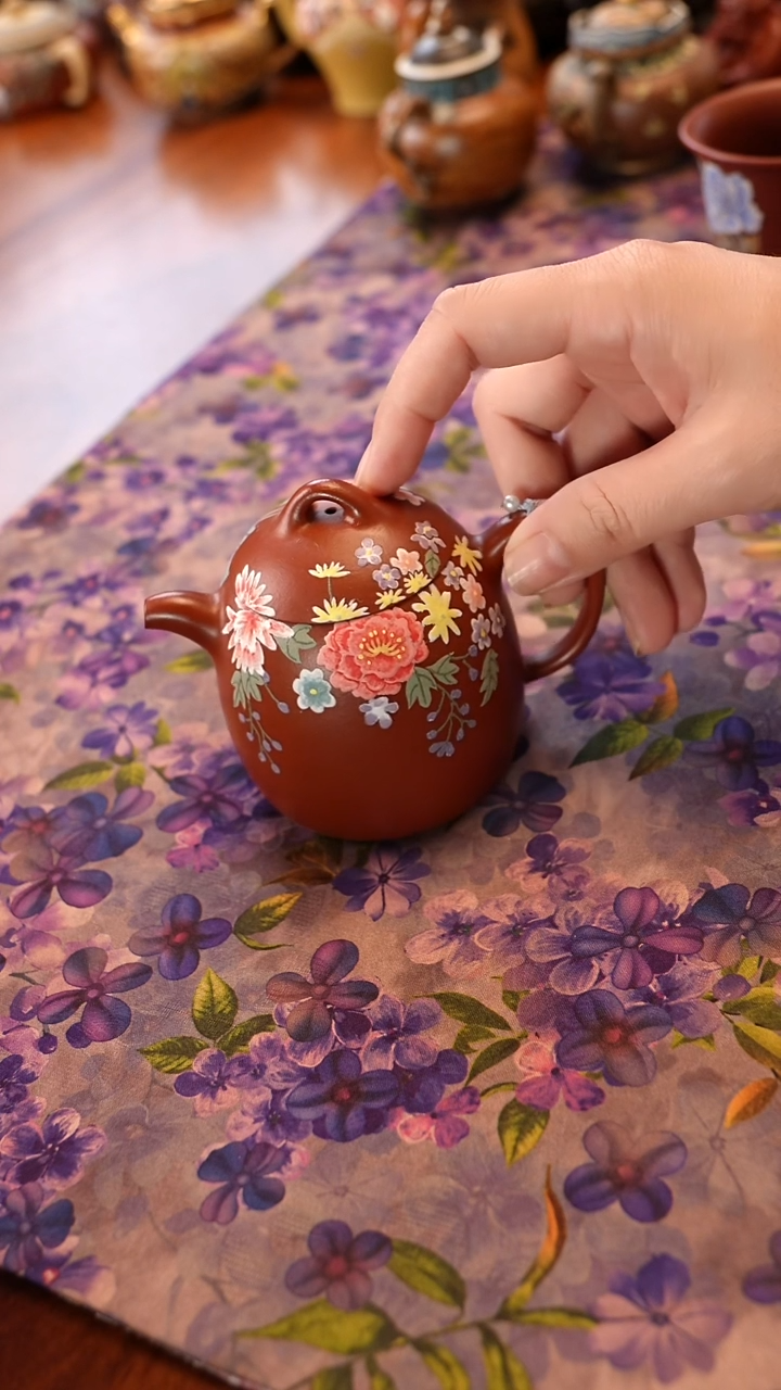宜兴紫砂万花秦权
