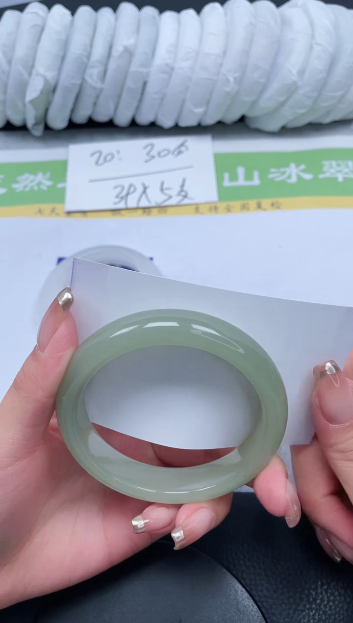 【闪购商品】石英质玉手镯未镶嵌A162-57+
