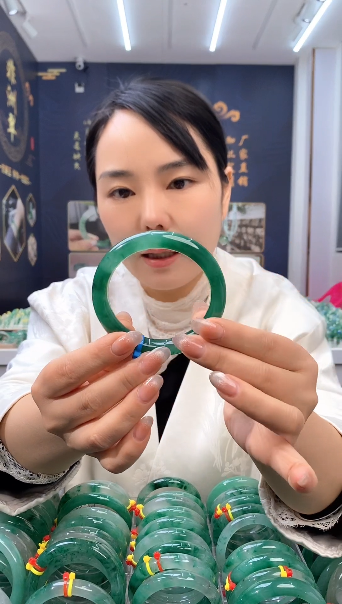 【闪购商品】石英质玉手镯未镶嵌天然非洲翠高冰手镯2