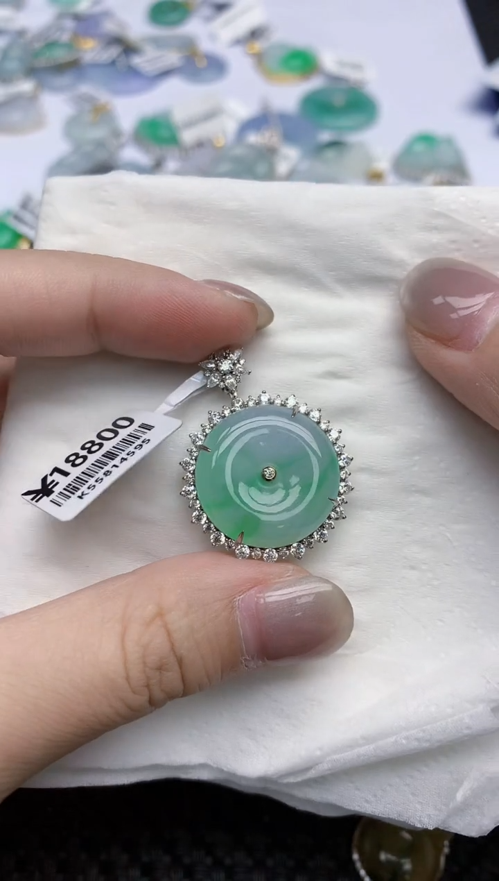 【闪购商品】翡翠颈饰18K金镶嵌天然翡翠A货