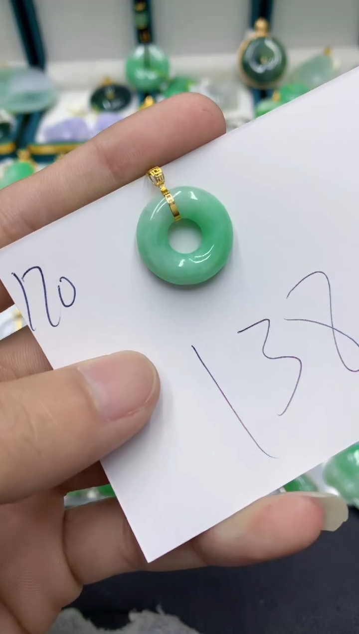 【闪购商品】翡翠颈饰18K金镶嵌翡翠