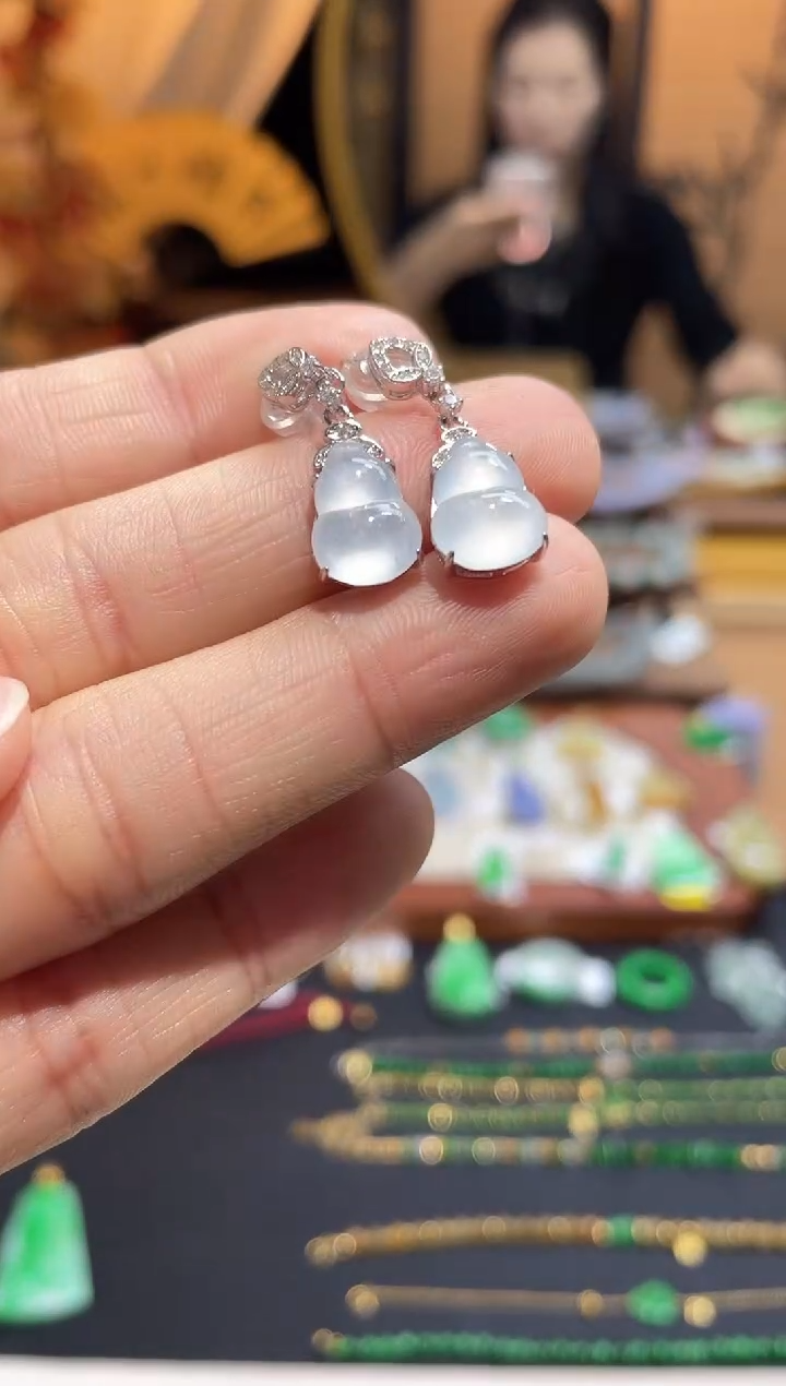 颈饰未镶嵌翡翠耳钉