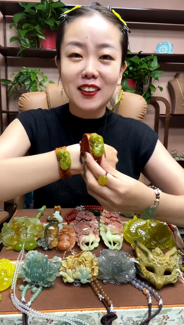 未镶嵌岫玉手牌多样性发货发其中之一
