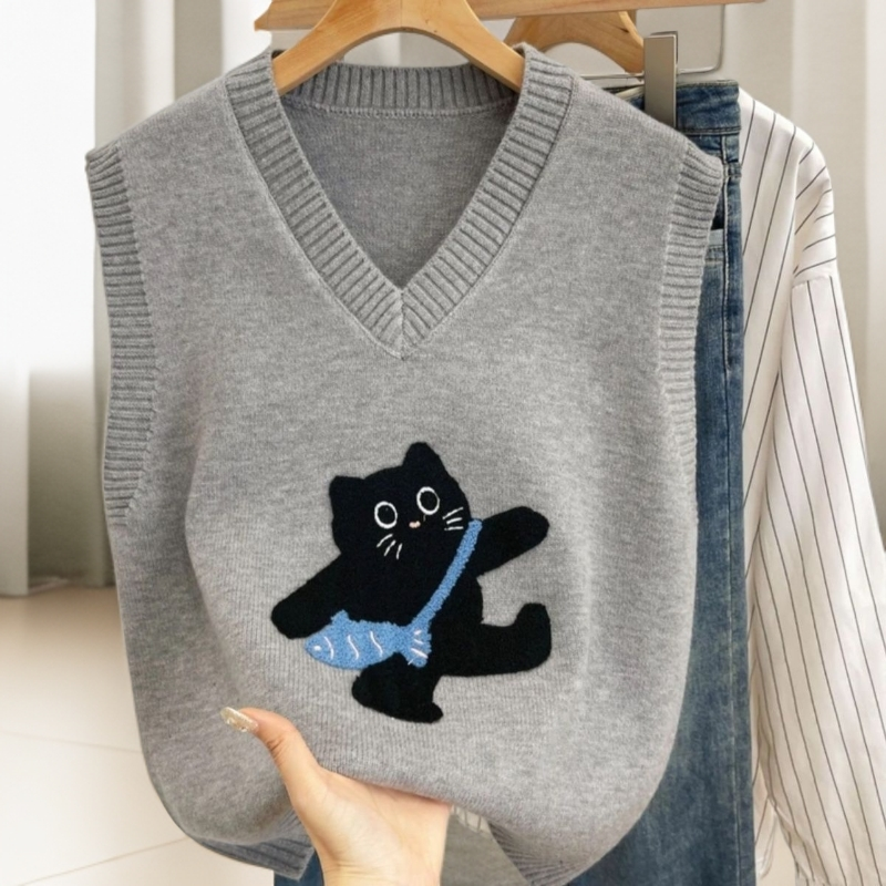 新秋上新V领减龄百搭刺绣小猫针织毛衣马甲背心女时尚内搭外穿