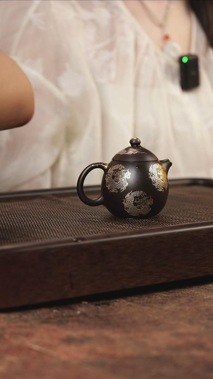 茶壶紫砂金银挫龙蛋