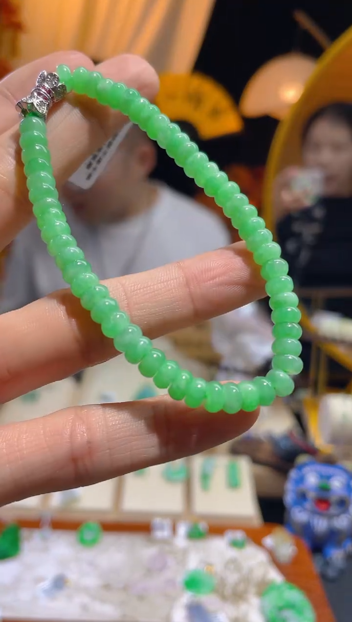 翡翠未镶嵌颈饰手串