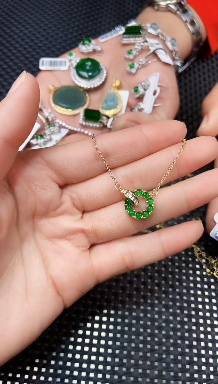 【闪购商品】翡翠颈饰未镶嵌111111111