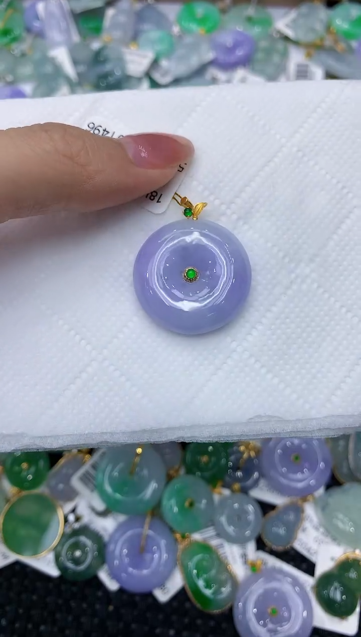 翡翠18K金镶嵌颈饰111111111