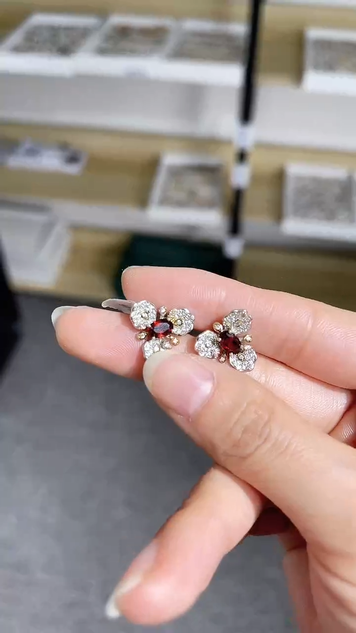 【闪购商品】石榴石（芬达石）耳饰银S925镶嵌成品