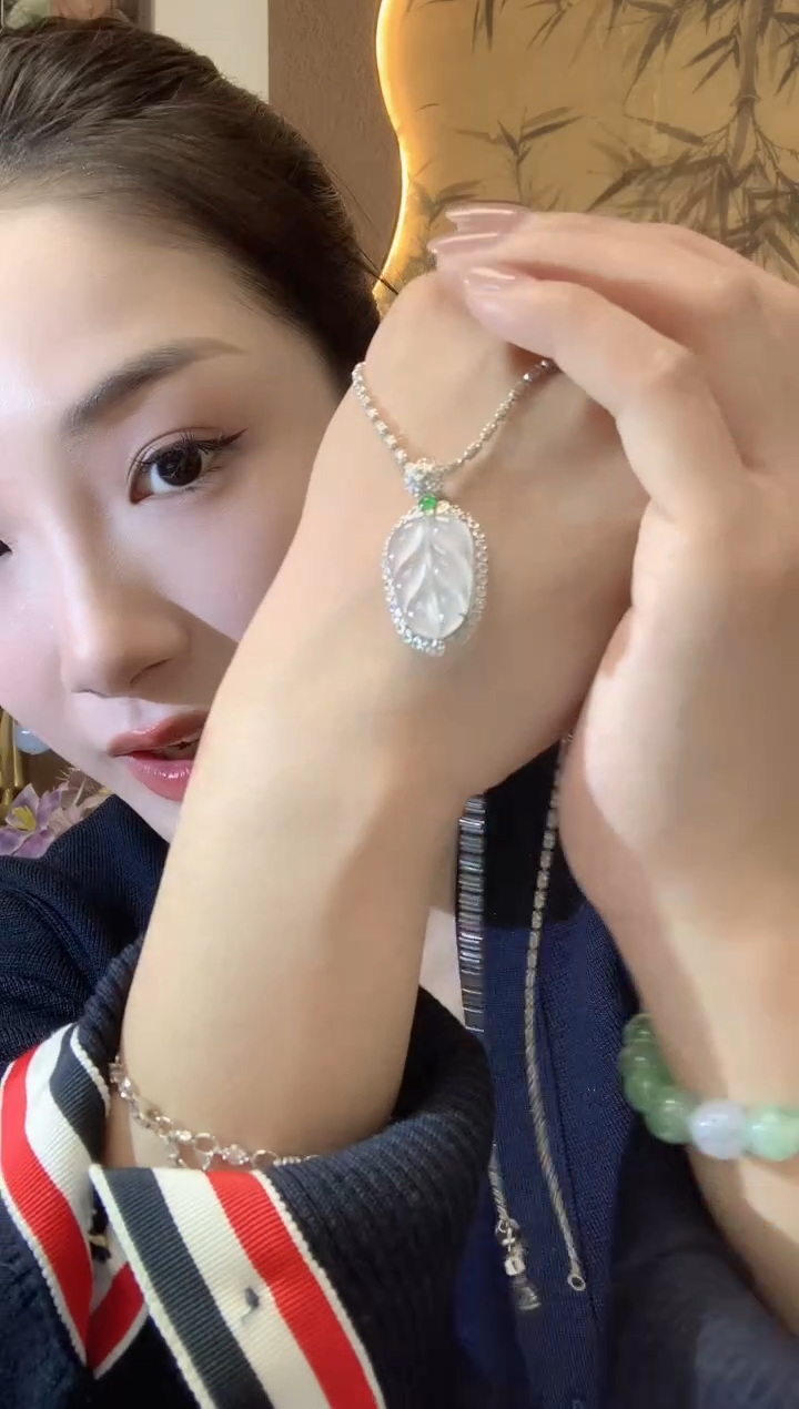 【闪购商品】翡翠吊坠(不含链)18K金镶嵌C16多样性发一件