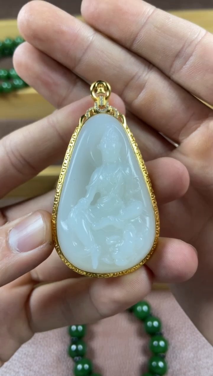 颈饰18K金镶嵌和田玉5