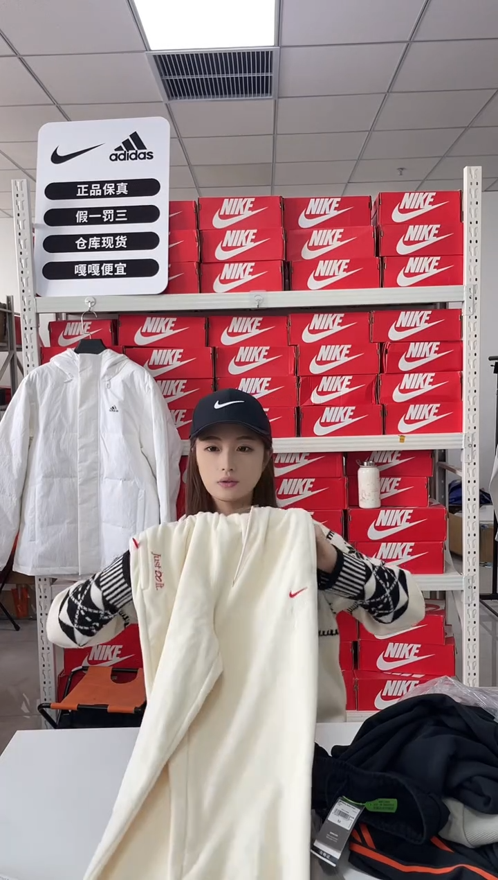 编码 001 尺码m  胸围衣长  正品直播间过款