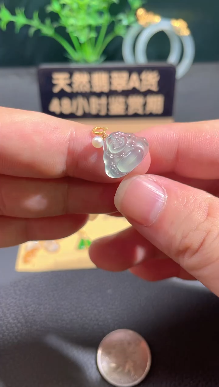 翡翠18K金镶嵌颈饰翡翠