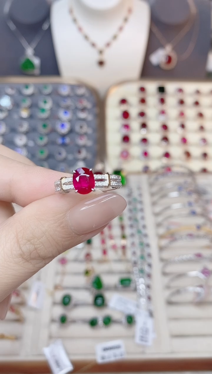 18K金镶嵌戒指红宝石沐-1.45ct