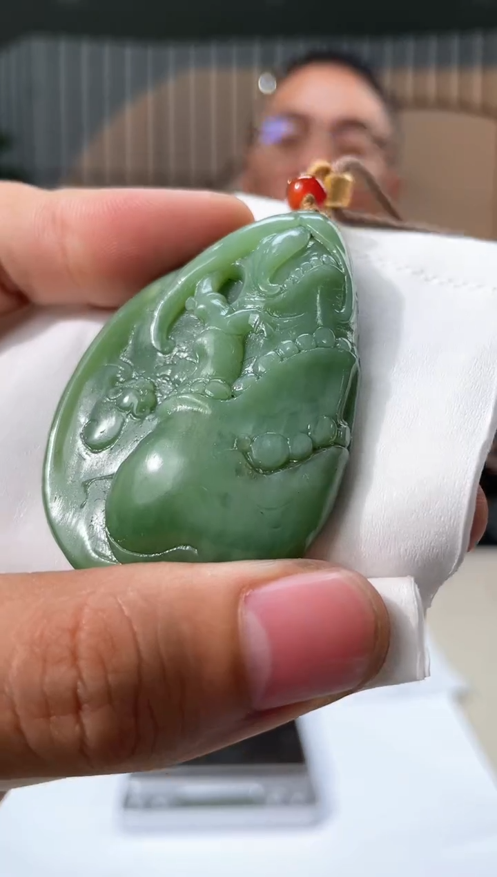 【闪购商品】定制和田玉和田玉（多样性拍一发一带证）130121