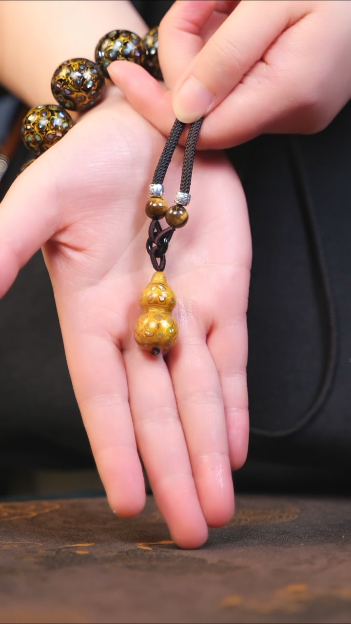 【闪购商品】金黄大漆紫光檀螺钿小脖挂