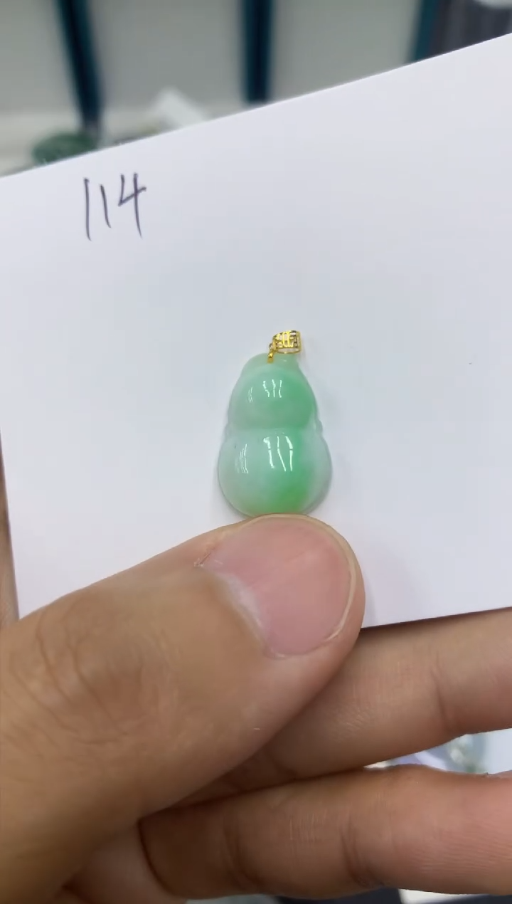 翡翠18K金镶嵌颈饰11111111111