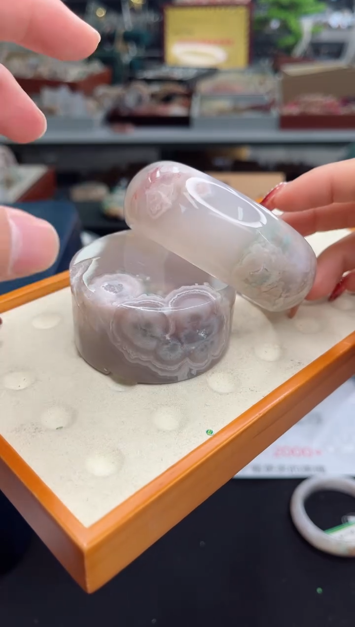 【闪购商品】石英质玉手镯未镶嵌61圈口（赠品镯心）S9