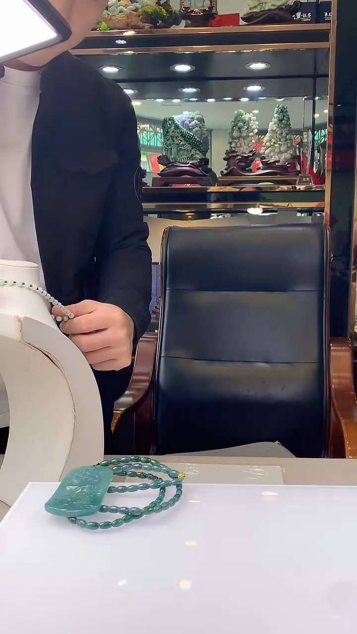 【闪购商品】定制翡翠未镶嵌1090xx-毛货挂件