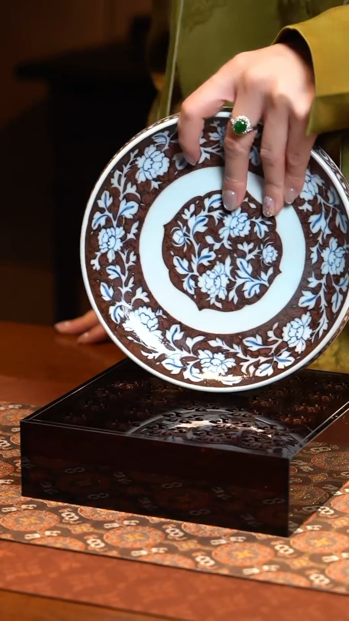 【闪购商品】L元邑青花混底釉里红牡丹壶承