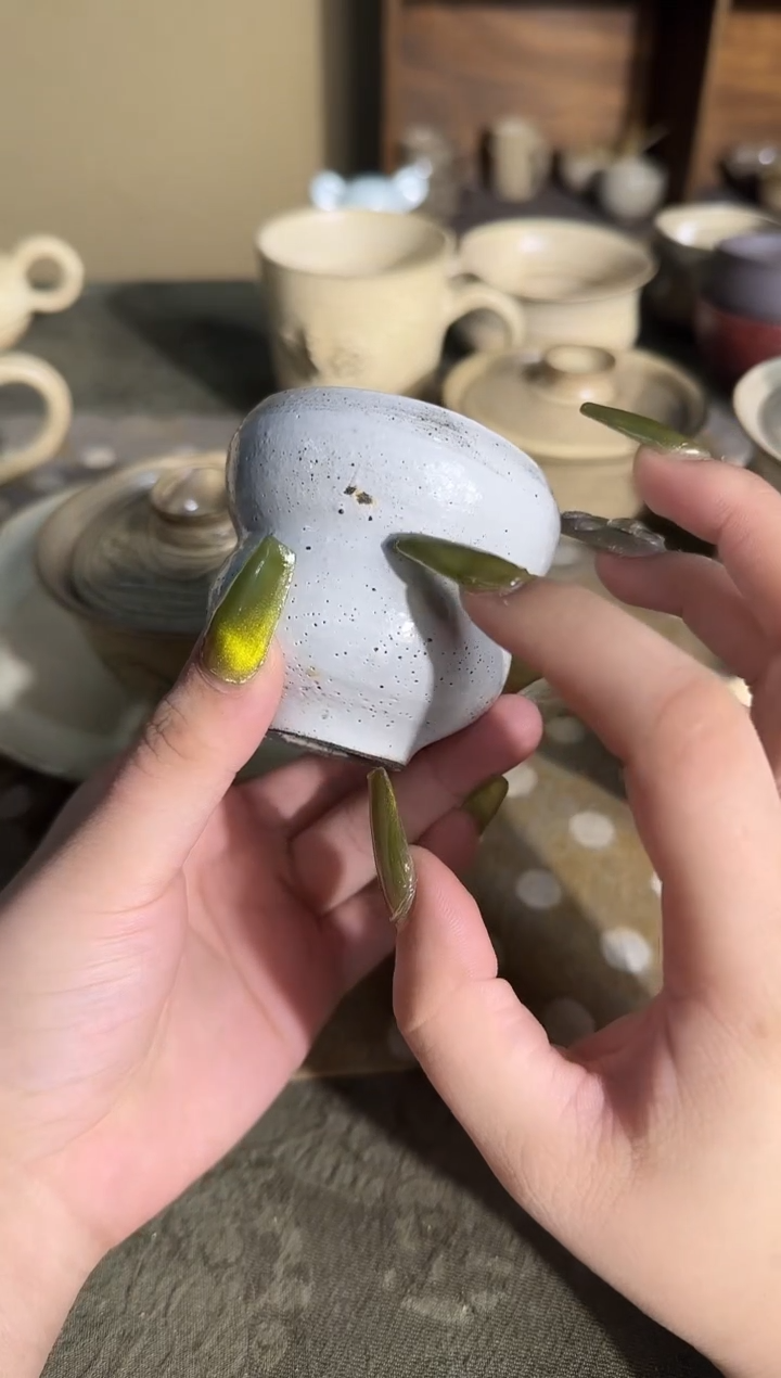 瓷片手作粉引杯子