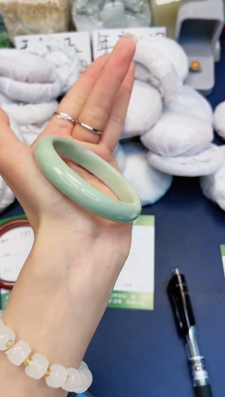 【闪购商品】石英质玉手镯未镶嵌132