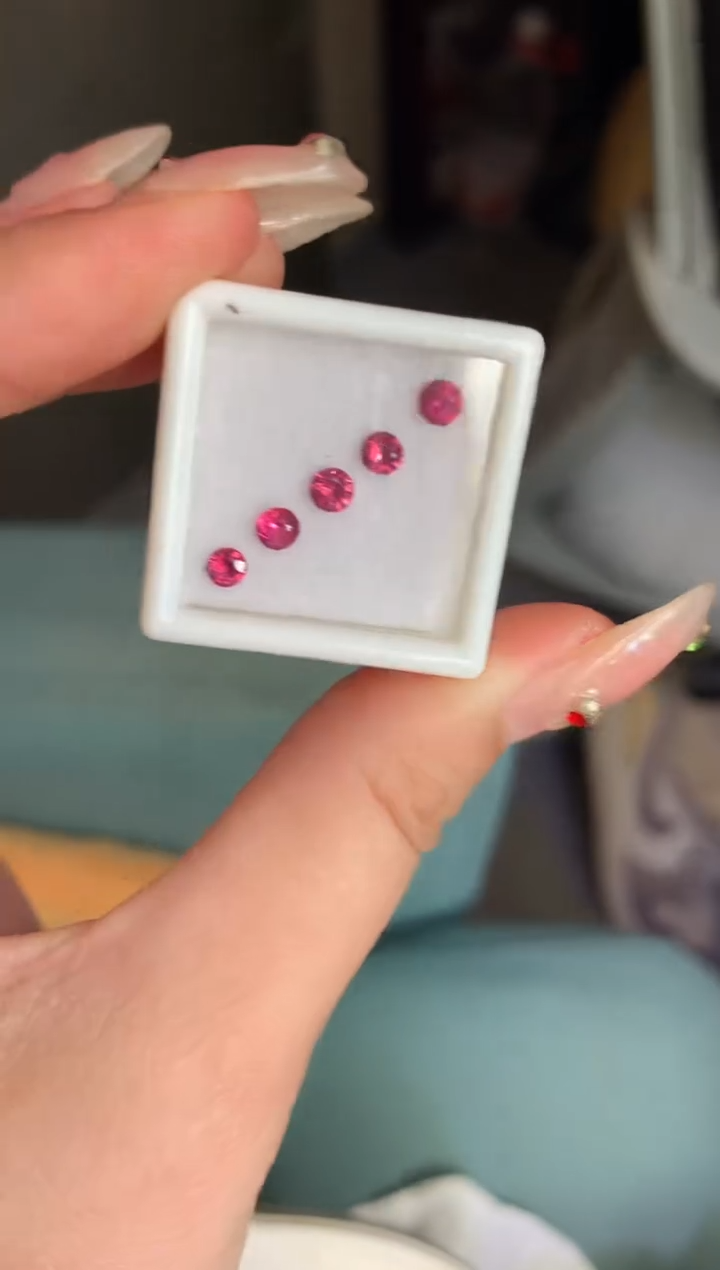 未镶嵌裸石定制尖晶石圆切 一组5/P 0.93ct