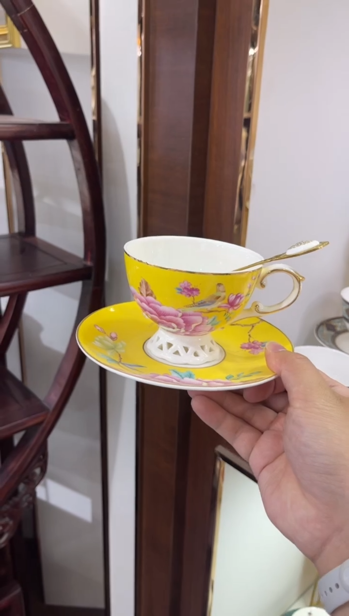 45%以上骨粉骨瓷咖啡杯碟配金勺